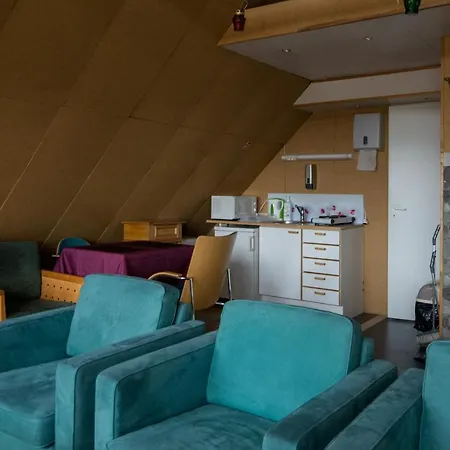 Allik Hostal *