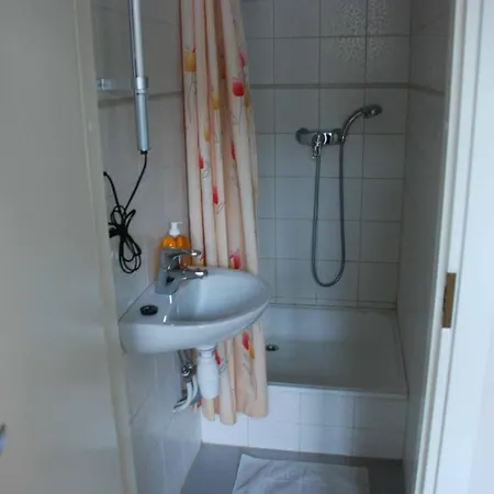 Allik Hostal *